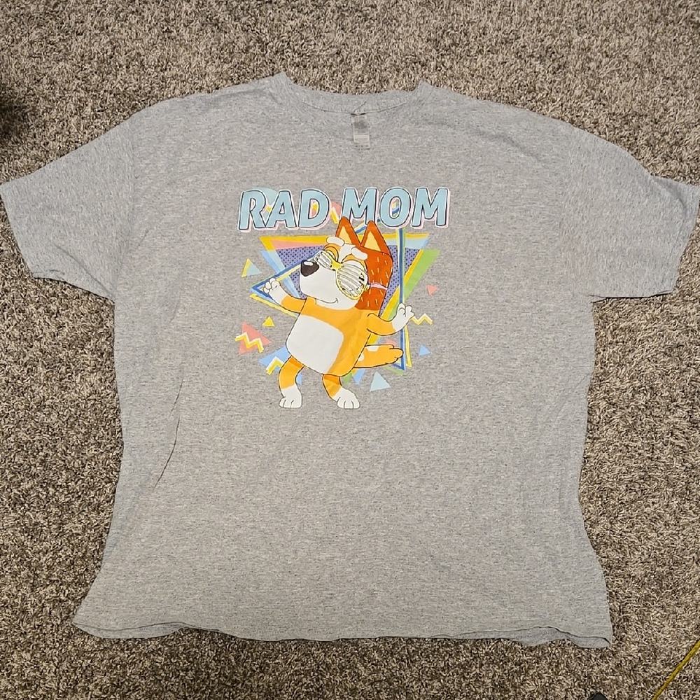 Gray 'Rad Mom' Kids T-Shirt